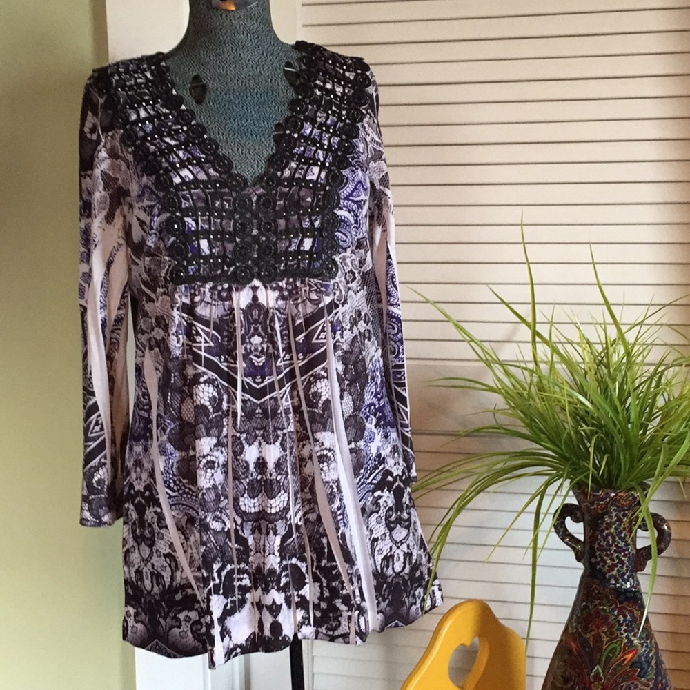 Women’s Dressy Top